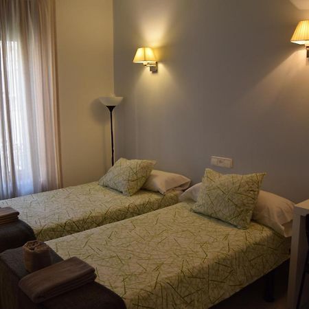 Hostal Rofer Madrid Ngoại thất bức ảnh