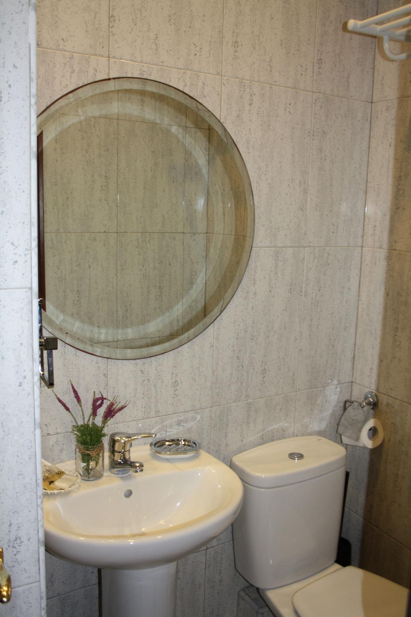 Hostal Rofer Madrid Ngoại thất bức ảnh