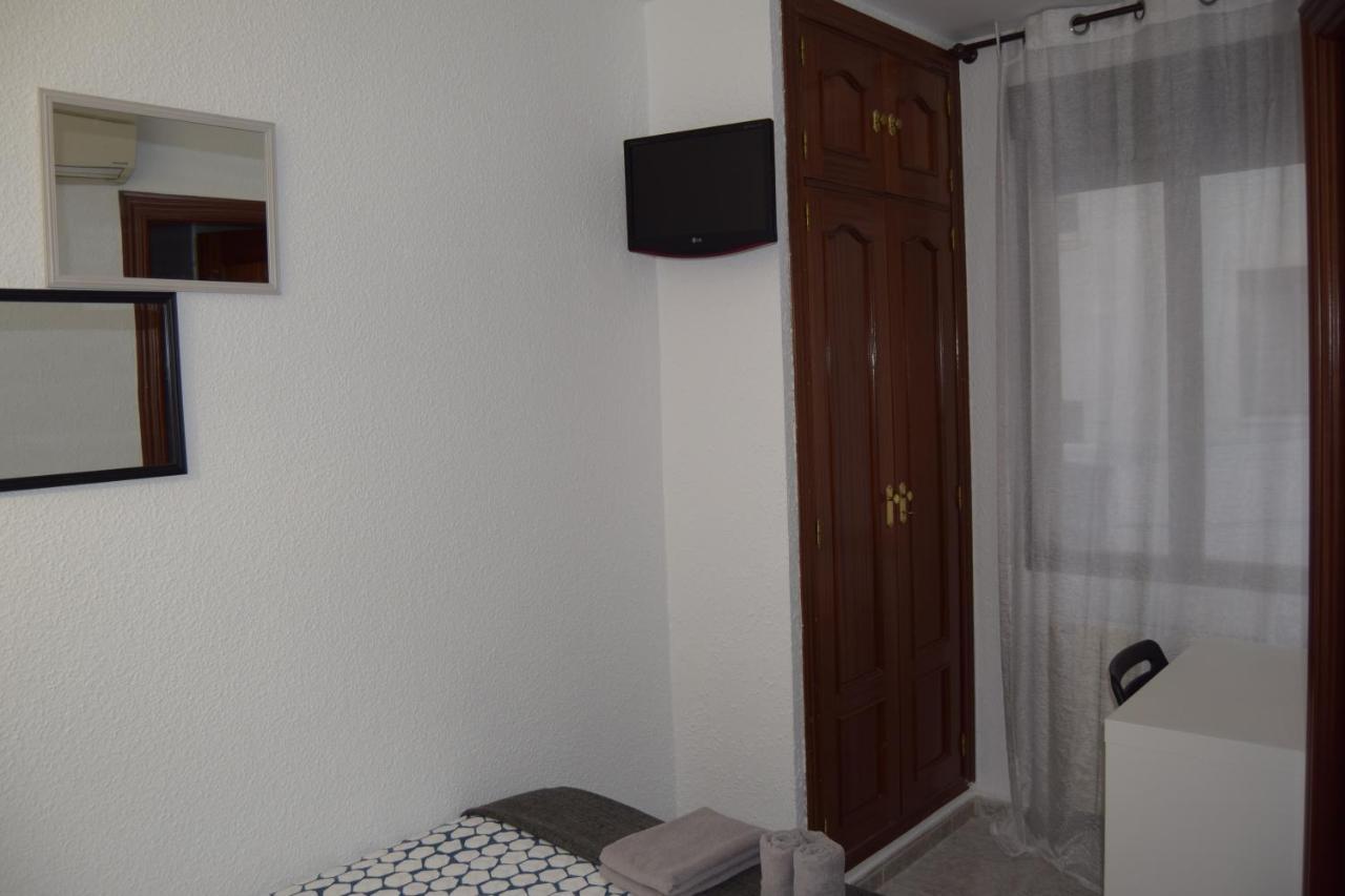 Hostal Rofer Madrid Ngoại thất bức ảnh