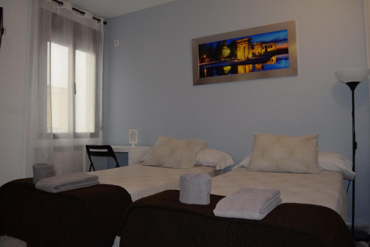 Hostal Rofer Madrid Ngoại thất bức ảnh