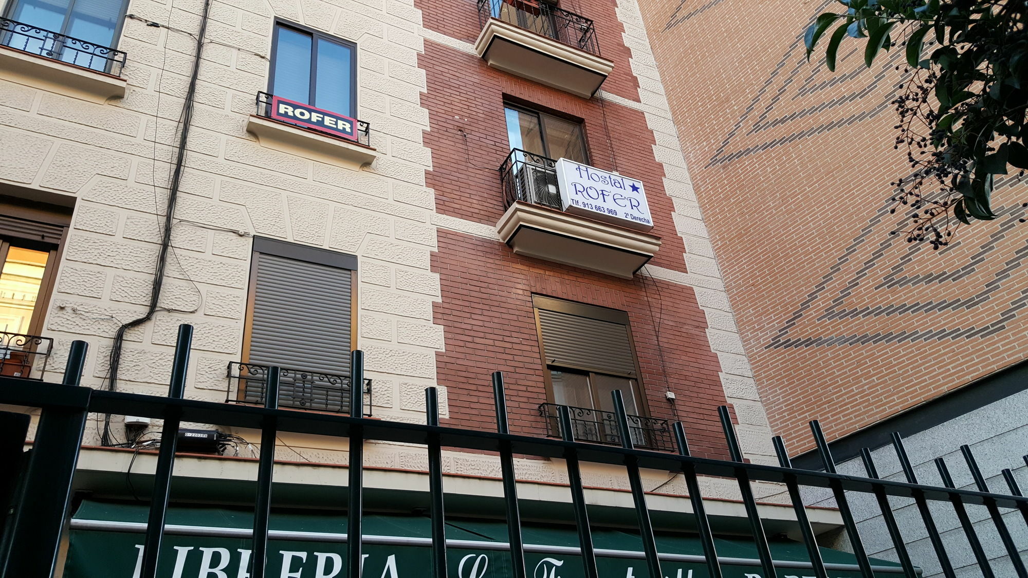 Hostal Rofer Madrid Ngoại thất bức ảnh